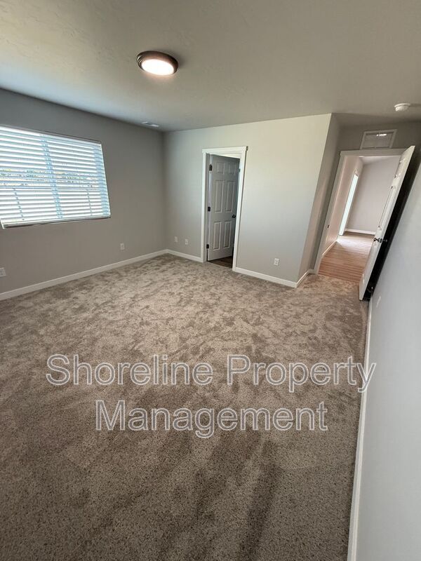 Building Photo - 1870 W Unforgettable St