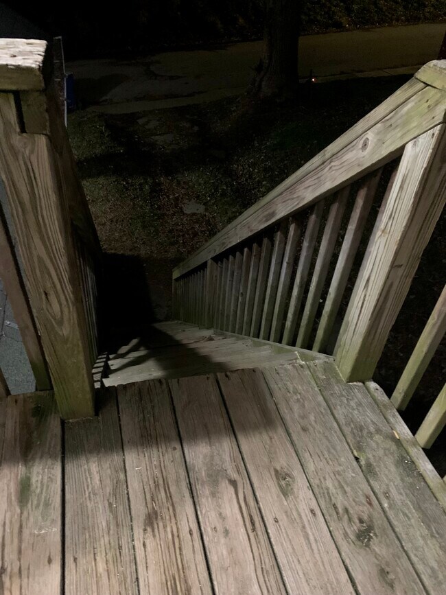 Building Photo - 1006 Oak St