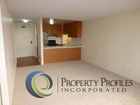 Building Photo - Kukui Plaza - 1 Bedroom 1 Bath 1 Parking U...