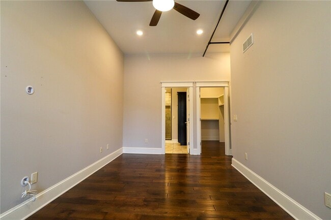 Building Photo - 64 E Market St