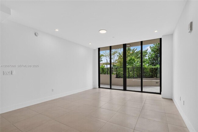 Building Photo - 3034 Oak Ave