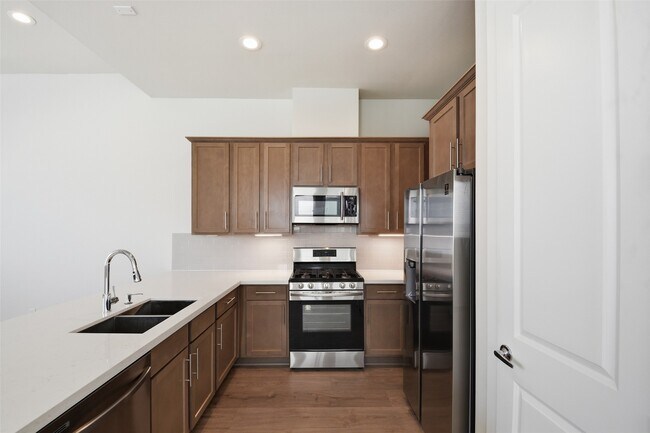 Building Photo - 1106 Yellow Pl