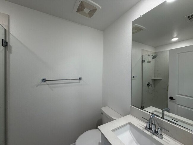 Building Photo - 308 Triangular Rd