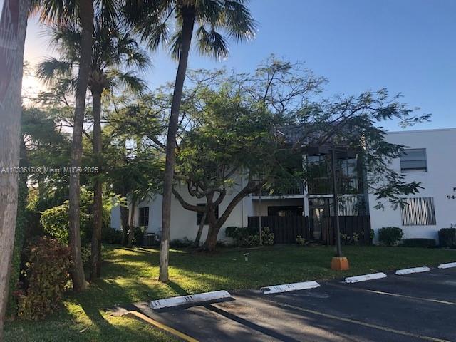 Building Photo - 9421 Fontainebleau Blvd