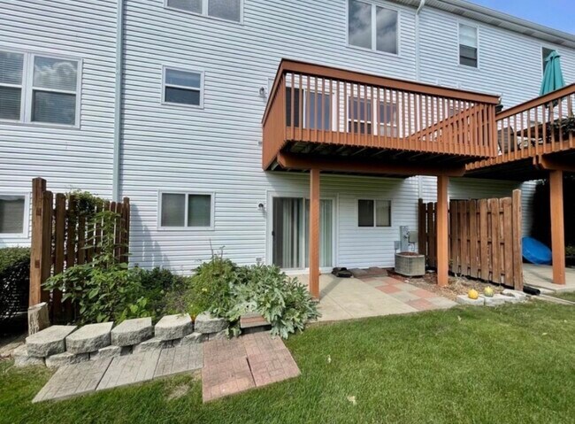 Building Photo - 1213 Tyler Ct