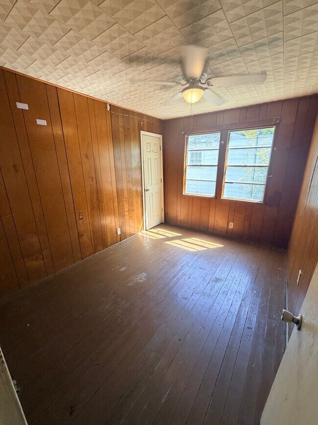 Building Photo - 3 Bedroom Sunset Acres Home