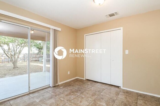 Building Photo - 3 Bedroom Pet-Friendly Home in San Antonio...