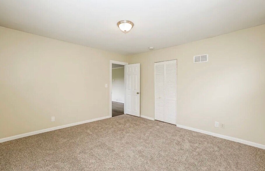 Building Photo - 7709 Mayfield Ave