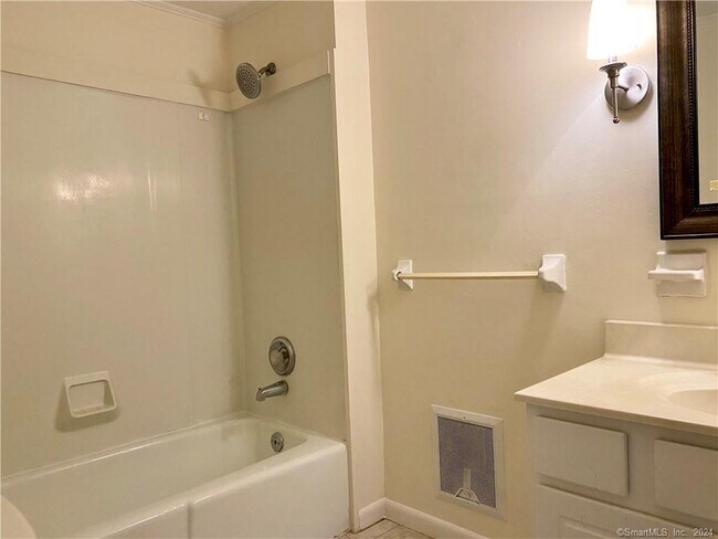 Building Photo - 242 S Main St