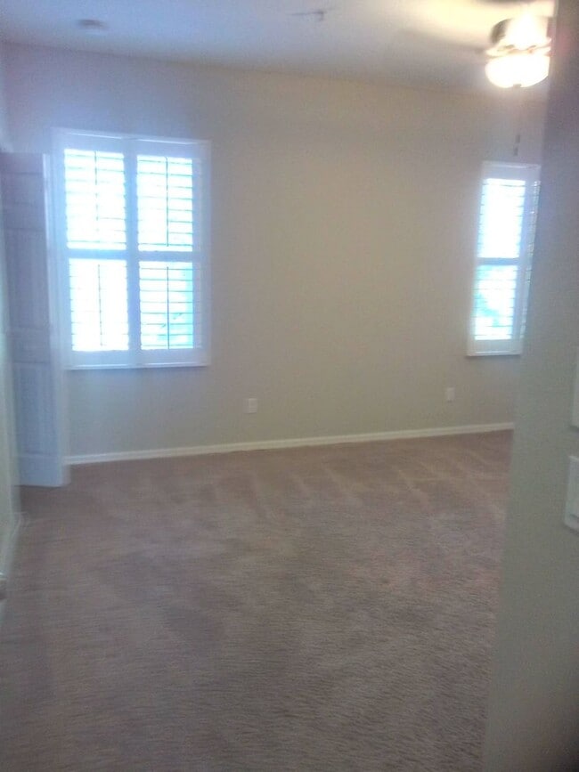 Building Photo - Arborview Park Townhouse close to UCF located in Oviedo (2 bed /2 1/2 bath)