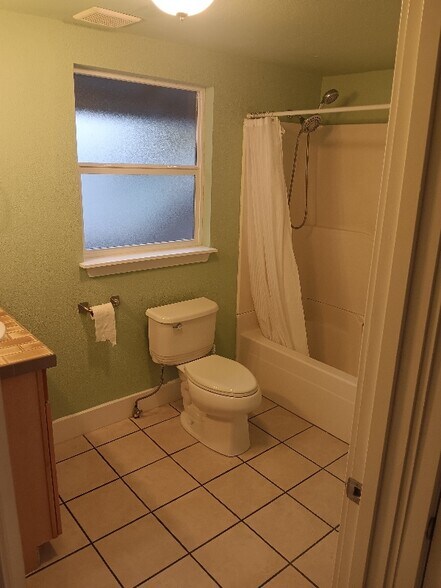 Building Photo - 4250 NE Hwy 20