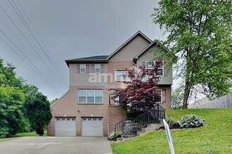 Building Photo - 1455 Woodside Dr