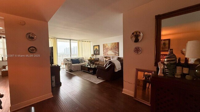 Building Photo - 18031 Biscayne Blvd