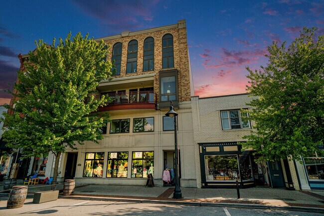Building Photo - 12 Washington Ave