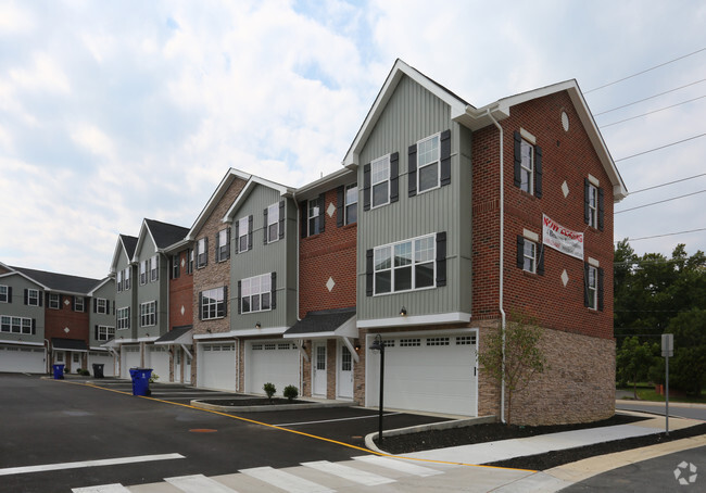 Building Photo - South Main Commons