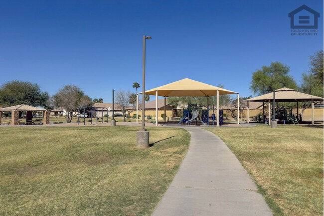 Building Photo - 1Bed/2Bath Furnished House in 55+ Age-Restricted Community in East Mesa!