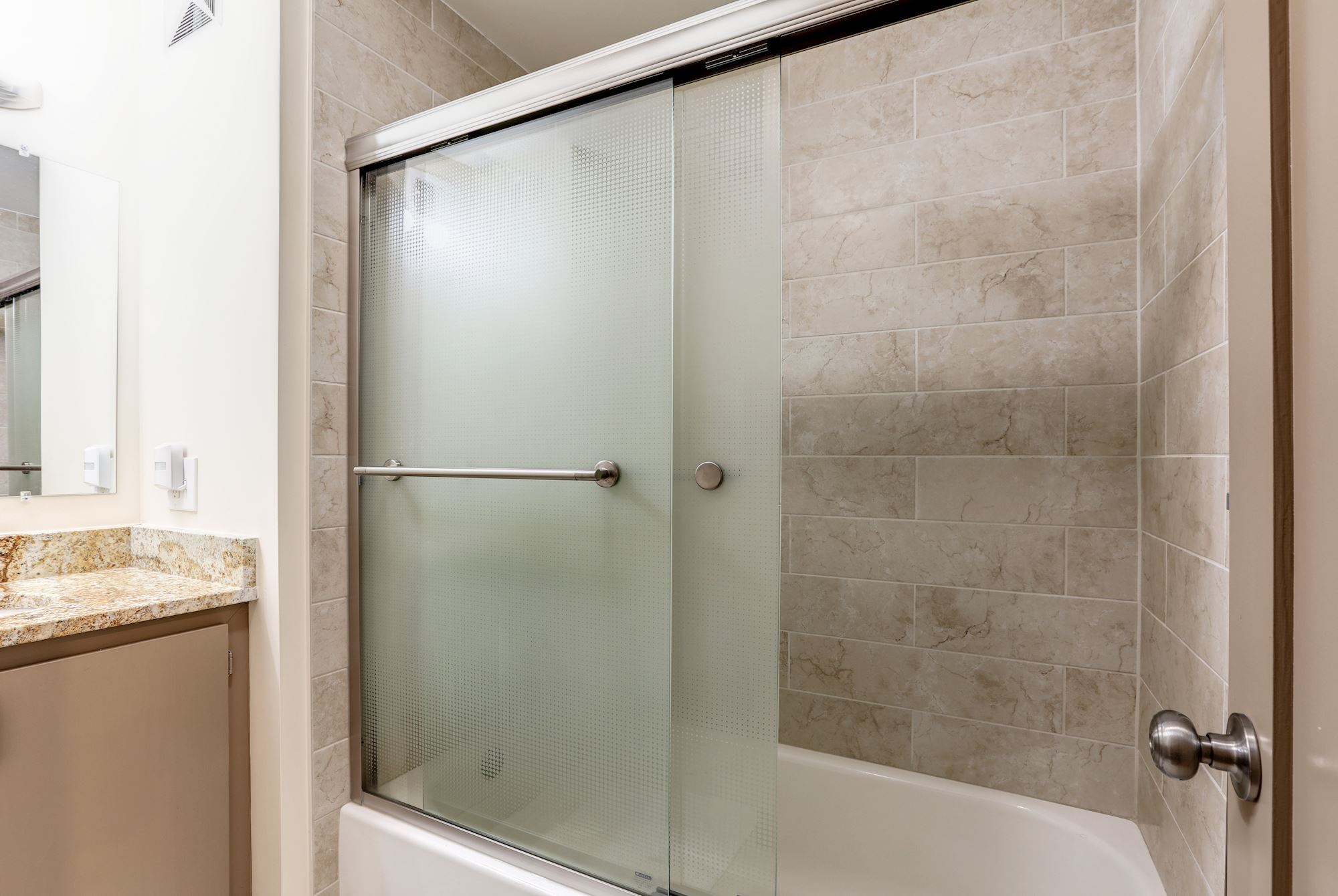 renovated bathroom - 4949 Allan Rd