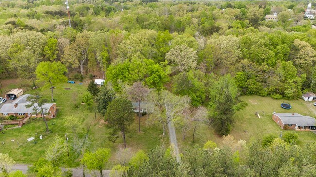 Building Photo - Updated 3-Bedroom Home on Quiet Street in Charlotte Court House!