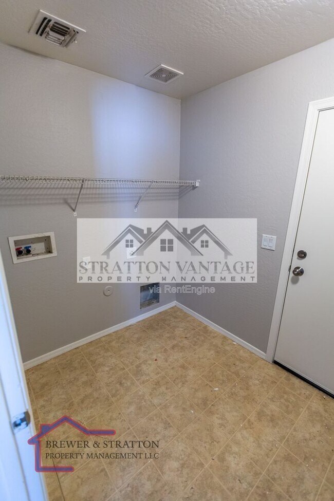 Building Photo - 21731 W Pima St