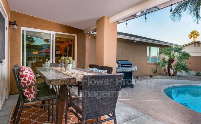 Building Photo - 5217 E Sheena Dr