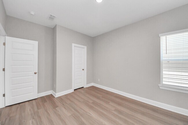 Building Photo - 5300 Berkeley Knl Cir