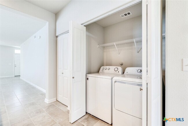 Building Photo - 1628 Arbor Knot Dr