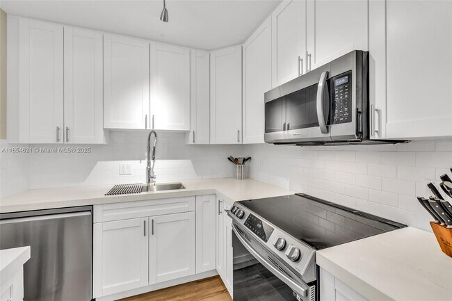 Building Photo - 1150 Madruga Ave