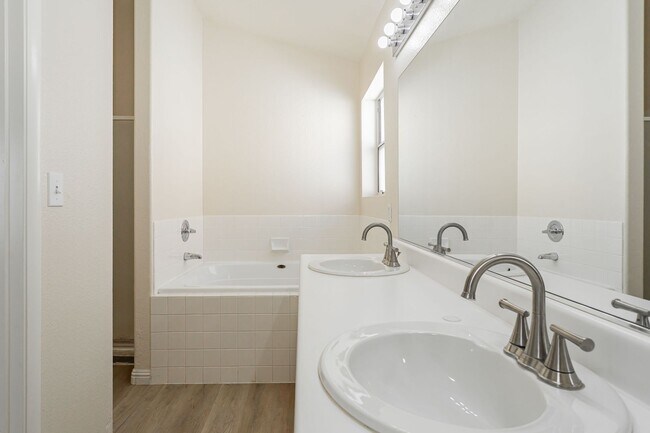 Building Photo - Remodeled 3 Bed Single Story Home
