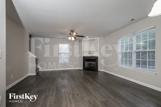 Building Photo - 612 Brassfield Dr