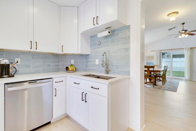 Building Photo - 144 Pennock Landing Cir