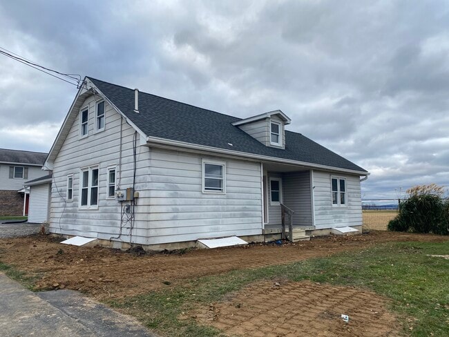 Building Photo - 14 Stoltzfus Ln