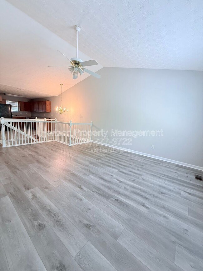 Building Photo - 4005 Hidden Hollow Dr