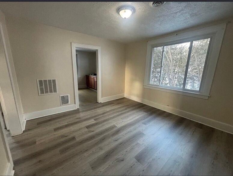 Building Photo - 254 Hillside Ave