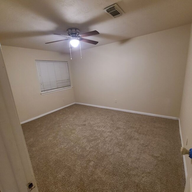 Building Photo - 16786 N Blue Jay Dr