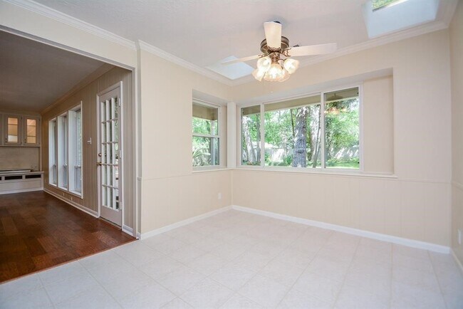 Building Photo - 6702 Moccasin Bend Dr