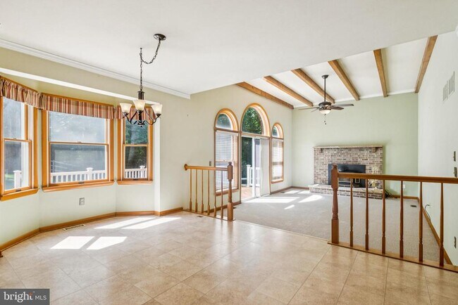 Building Photo - 478 Mountain Rd