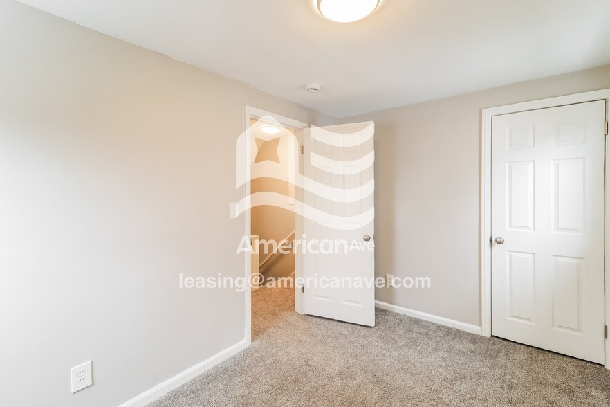 Building Photo - 1593 Leblanc St
