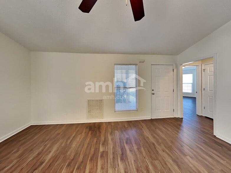 Building Photo - 621 Everlasting Way