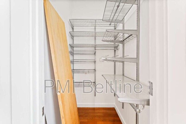 Building Photo - 988 DeKalb Ave NE