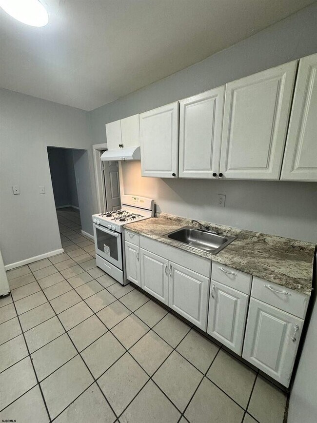 Building Photo - 4013 Ventnor Ave
