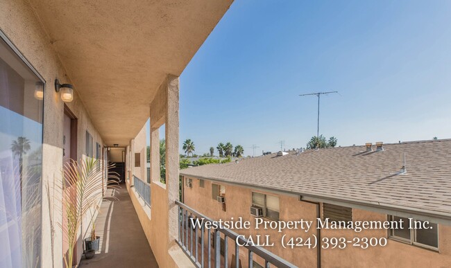 Building Photo - Prime Hollywood Location Upper 1BD/1BA