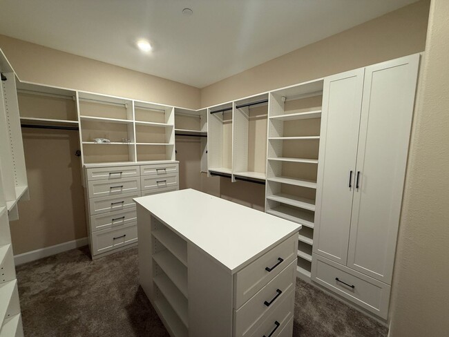 Building Photo - Newer Home in Tthe Northlake Community