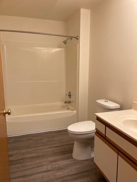 Building Photo - Alpine Haus LLC