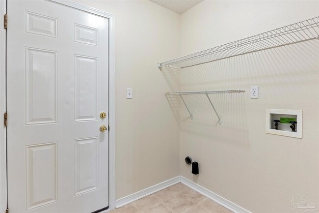 Building Photo - 605 Downhaul Dr