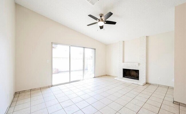 Building Photo - 3100 N Tenaya Wy