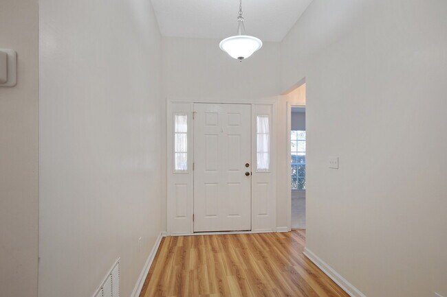 Building Photo - 1200 Woodchurch Ln