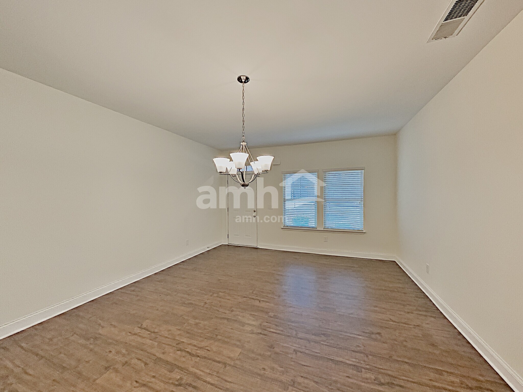 Building Photo - 411 Pearson Cir