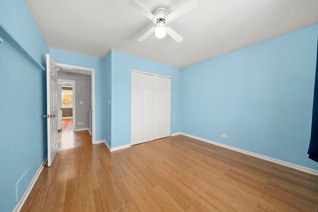 Building Photo - 7432 W Ainslie St