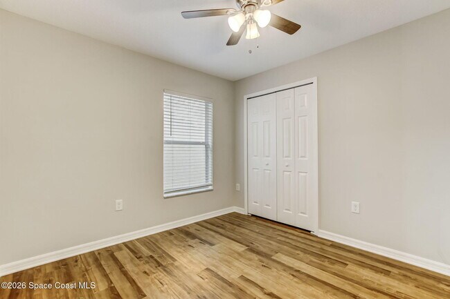 Building Photo - 3254 Burdock Ave