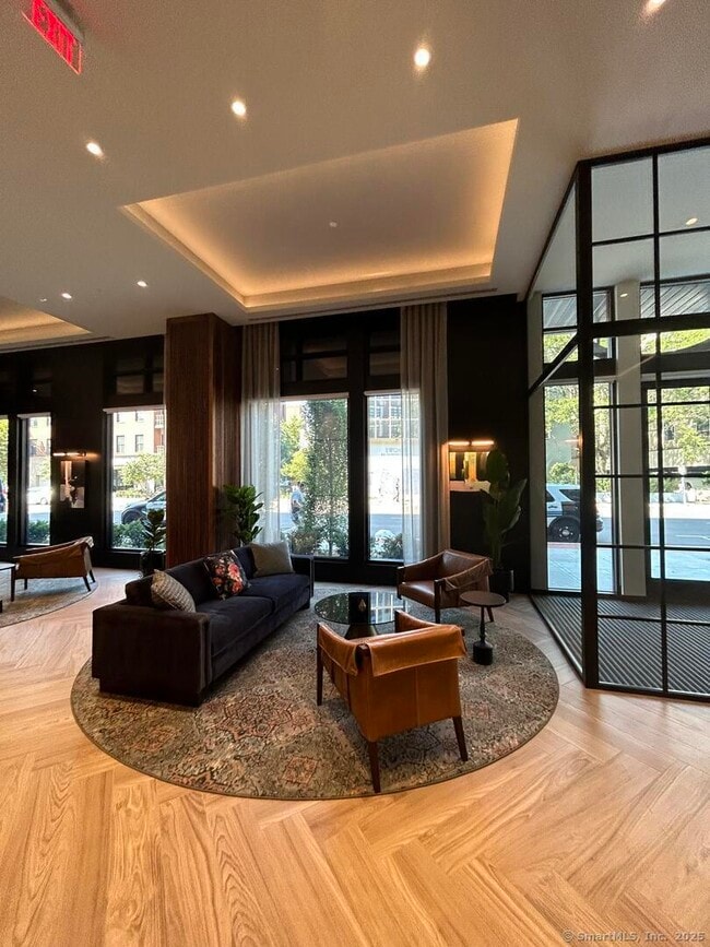 Building Photo - 711 Summer St